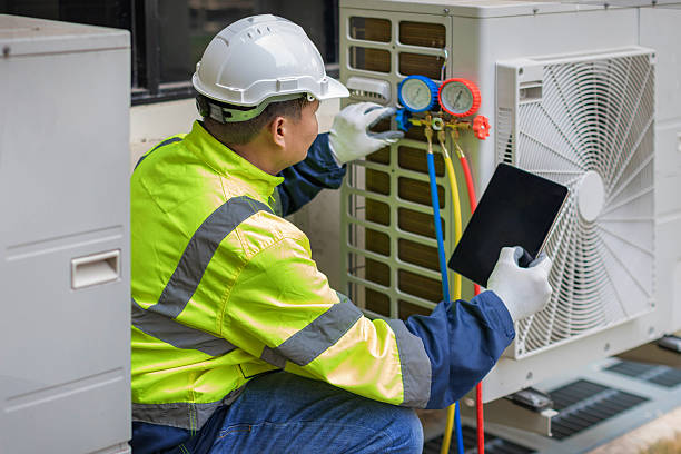 Professional Hvac technician working in Canton, GA